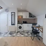 S6 Cozy Studio In Kilburn With Kitchen London Zone 2