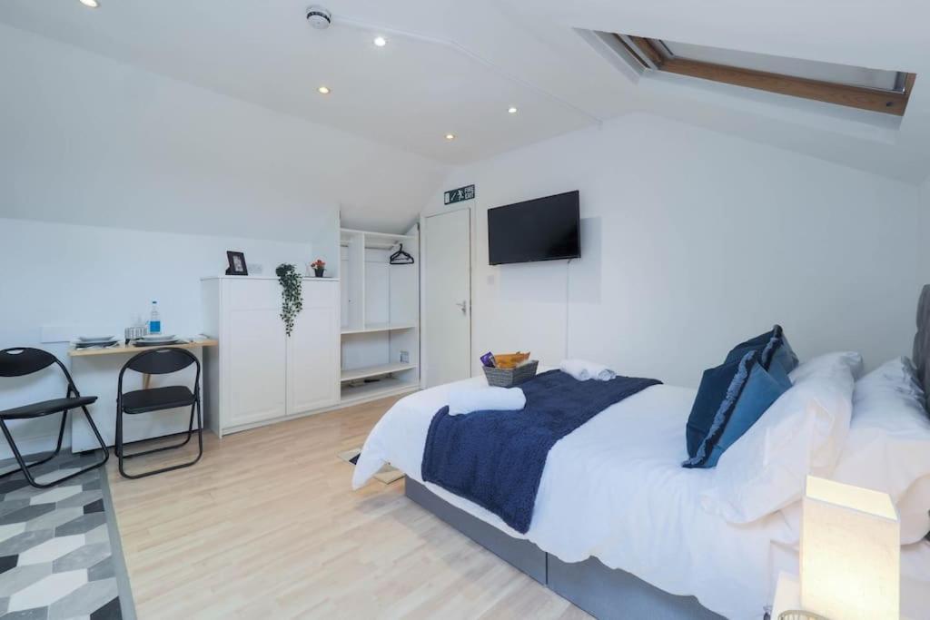 S6 Cozy In Kilburn With Kitchen Zone 2 *