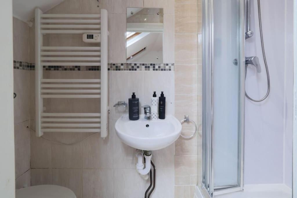 Appartamento S6 Cozy In Kilburn With Kitchen Zone 2